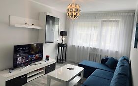 You'Ll Love This Large Apartment! Free Parking!
