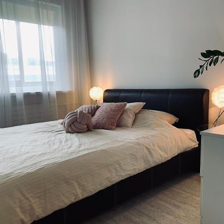You'Ll Love This Large Apartment! Free Parking! Tallin Exterior foto